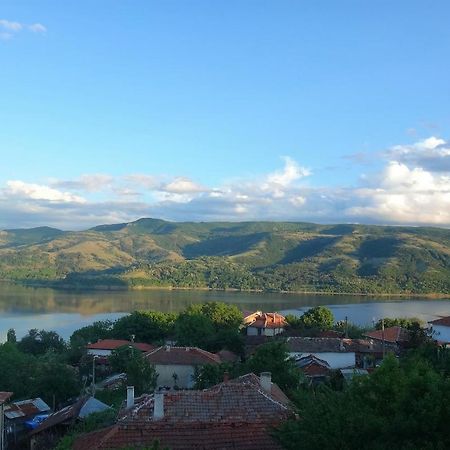 Yuvalar Mihaela Lake Retreat מראה חיצוני תמונה