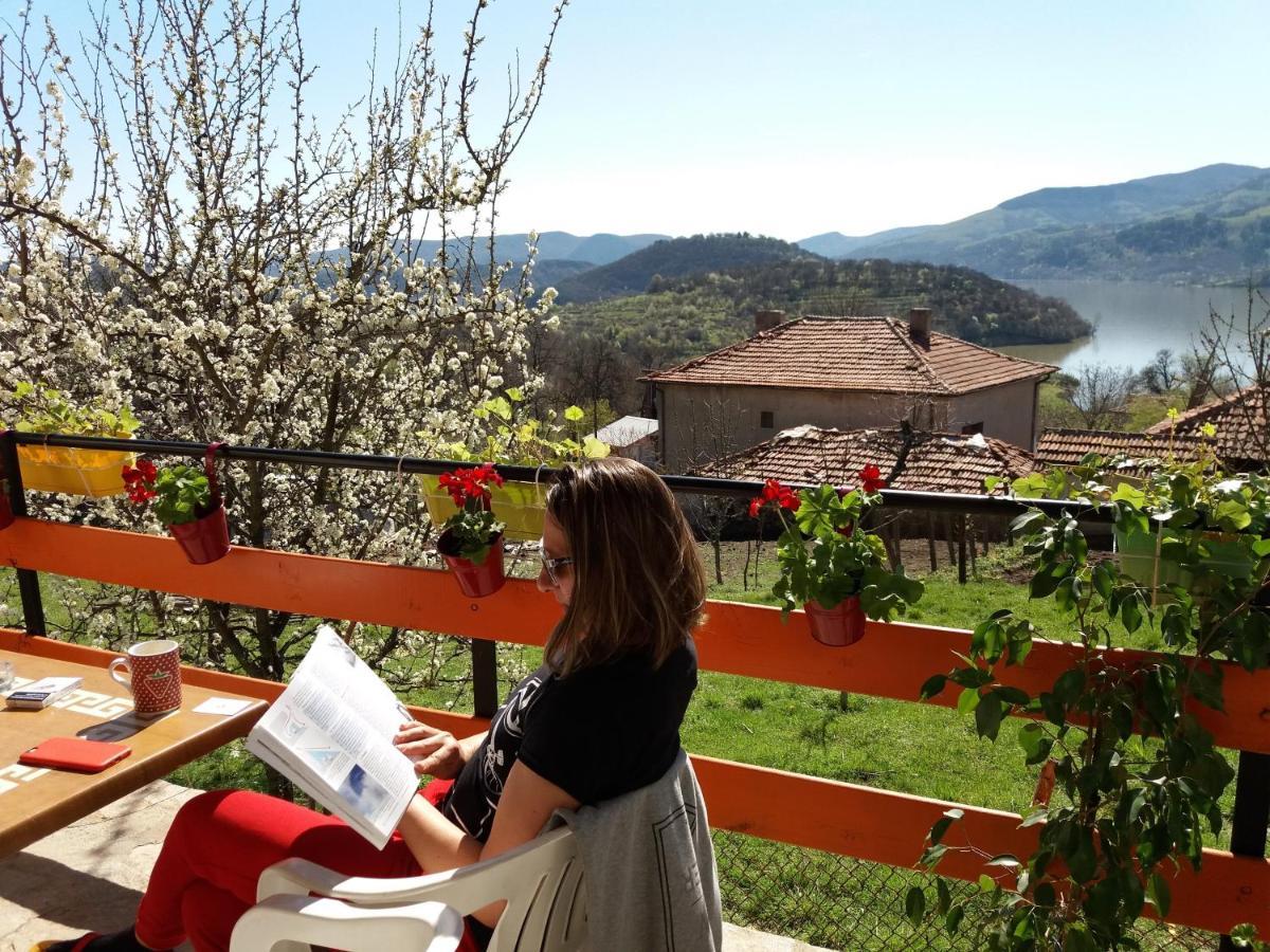 Yuvalar Mihaela Lake Retreat מראה חיצוני תמונה