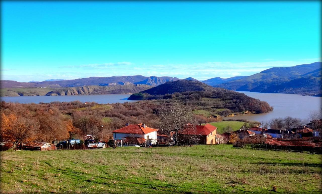 Yuvalar Mihaela Lake Retreat מראה חיצוני תמונה
