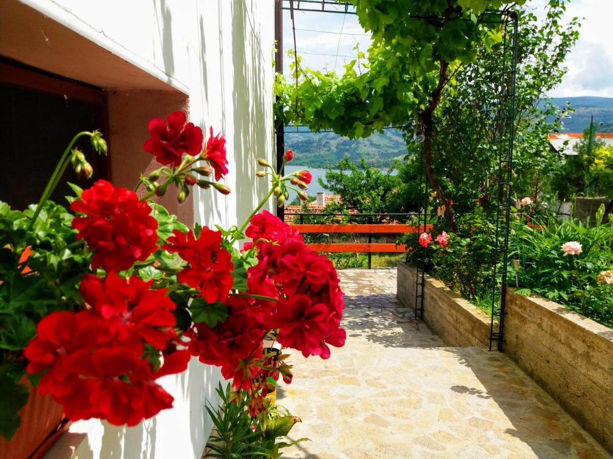 Yuvalar Mihaela Lake Retreat מראה חיצוני תמונה